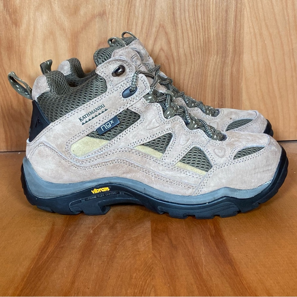 Womens 9.5 Men's 8 Kathmandu Hiking Shoes Tan SEF1440